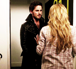  Hook kissing Emma to make her remember him *also true love*
