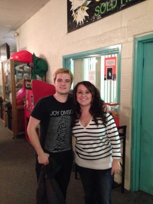  Josh with a پرستار (12/12/13)
