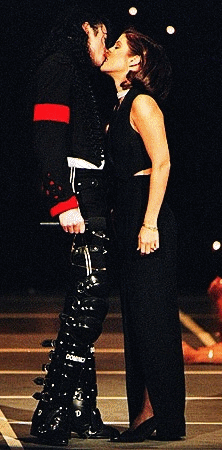  Michael and Lisa kiss
