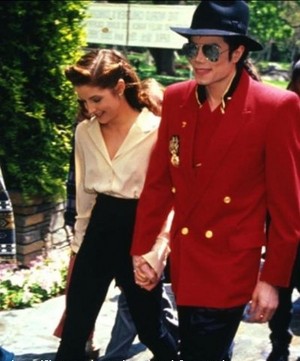 Michael & Lisa - Michael Jackson and Lisa Marie Photo (36297027) - Fanpop