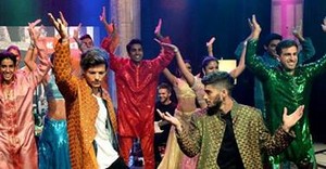  Zayn and Louis, Indian Dance (1D Day)<3
