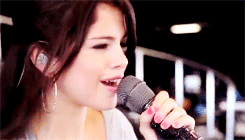 Selena Gomez - Middle of Nowhere (WOTN Tour Video)