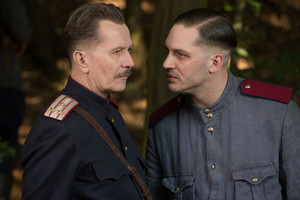  First Official larawan From 'Child 44' Starring Tom Hardy
