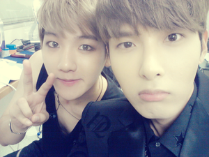  Baekhyun with Super Junior Ryeowook