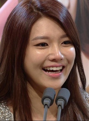  Sooyoung tears at SBS Entertainment Awards