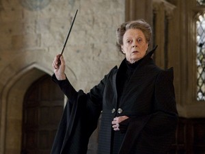  Maggie Smith,