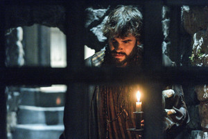  Reign Episode 1.09 - For King and Country - Promotional фото