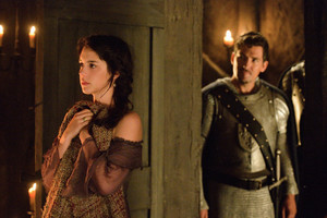 Reign Episode 1.09 - For King and Country - Promotional Photo