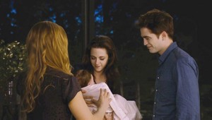  Edward, Bella, Rosalie and Renesmee
