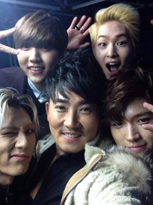 Sandeul, Hyunseung, Woohyun, Onew, Lee-Seung-Chul