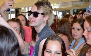  Michael at la airport