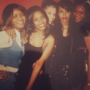  照片 发布 on Instagram/Twitter on Aaliyah's 35th Birthday! [January 16th]
