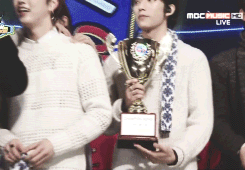  B1A4 mostra Champion 1StWIN 'Lonely'