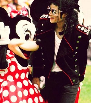 Michael Jackson And Minnie Mouse