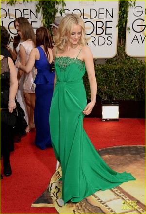  Taylor Schilling at the 2014 Golden Globes