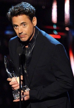  Robert at The 40th Annual People's Choice Awards