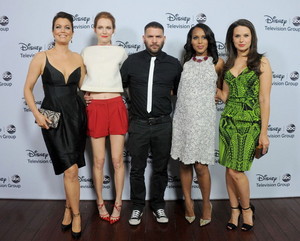  Scandal Cast at the 2013 Disney ABC TCA Winter Press Tour. (01/17/14)