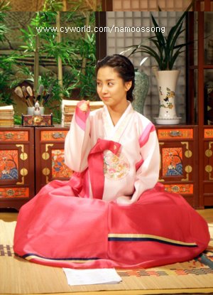  Ji Hyo with Hanbok