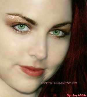  Amy Lee with red hair