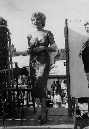  1952 - Sunday, August 3 - cá đuối, ray Anthony's trang chủ party