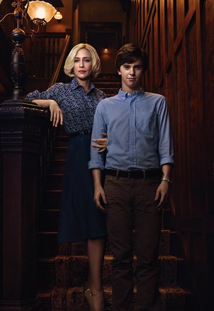  Norma and Norman Bates S.2