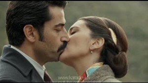  Mahir's and Feride's first kiss!!!