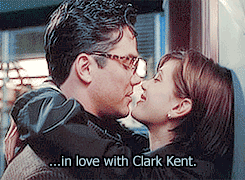  Lois and Clark kiss-4x16