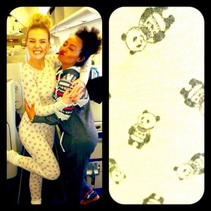  Perrie and Leigh-Anne পাণ্ডা