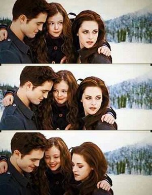  Edward, Bella and Renesmee