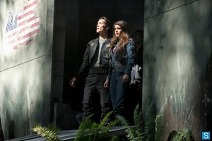  The 100 - Episode 1.01 - Pilot - Full Set of Promotional фото