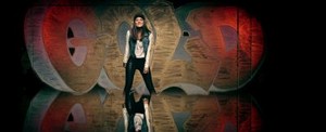  Victoria Justice - goud - muziek Video Screencaps