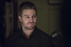 Arrow: Official تصاویر From “Time Of Death”