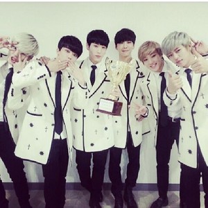  B.A.P tampil Champion 1st WIN