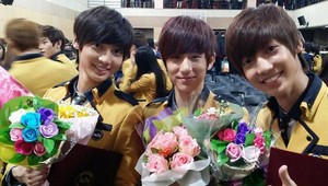  Youngmin, Kwangmin, and Minwoo graduate from high school!