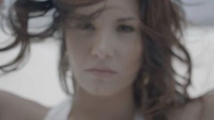  Demi Lovato - rascacielos - música Video Screencaps