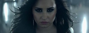  Demi Lovato - hati, tengah-tengah Attack - Muzik Video Screencaps