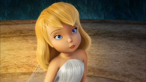 Tink with loose hair