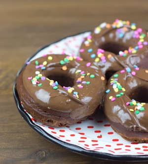  chocolate donuts----------♥