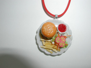  Hamburger n Fries Miniature নেকলেস