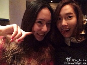  Jessica and Krystal Spend Valentine’s 日 Together