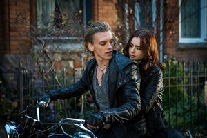  The Mortal Instruments:City of Buto (2013)