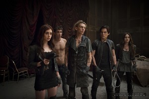  The Mortal Instruments:City of 识骨寻踪 (2013)
