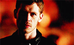  Klaus Mikaelson red/green