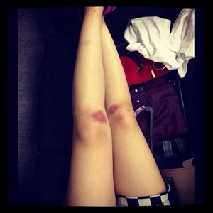  Minzy's Instagram Update:"My legs OMG...haha but I wanna get crazy kk.." (140302)
