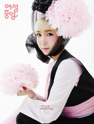  Crayon Pop’s Way for Women Central magazine