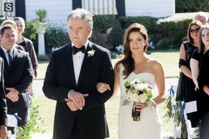  Dallas - Episode 3.04 -Lifting the Veil- Promotional фото