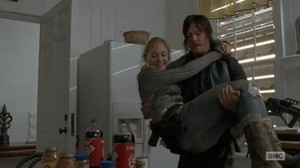  Daryl and Beth in 'Alone'