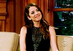  Julie Gonzalo on the Late Late tunjuk