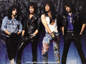  吻乐队（Kiss） ~Paul, Eric, Bruce, and Gene