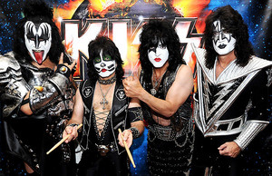  吻乐队（Kiss） ~Paul, Gene, Tommy, and Eric